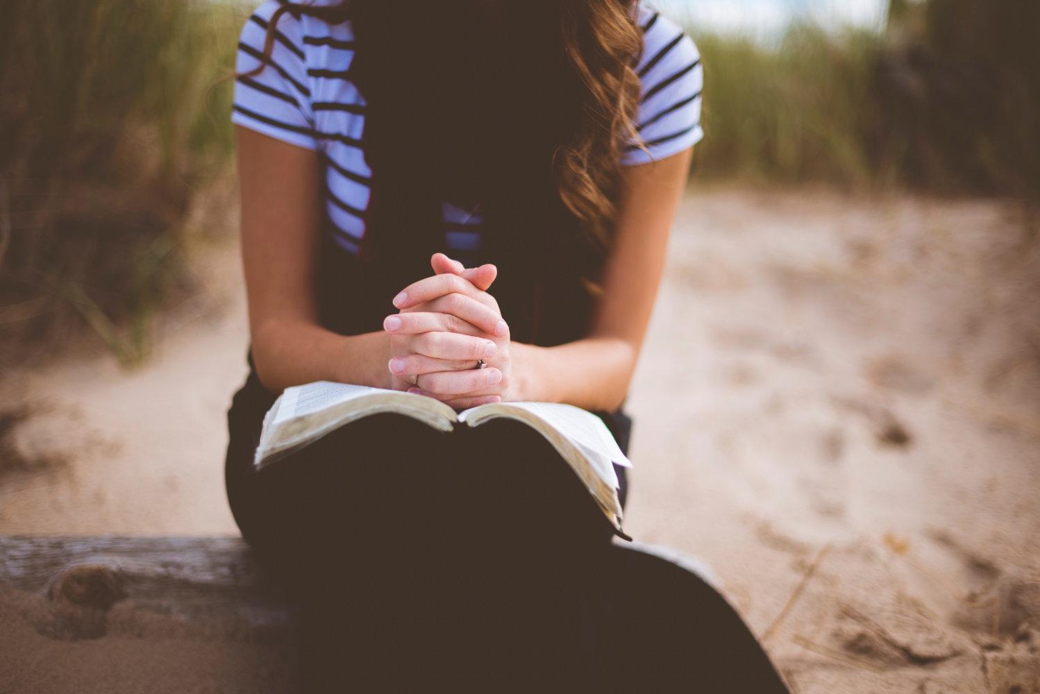 5 Things to Pray Before You Open Your Bible