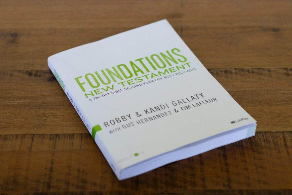 Foundations New Testament: Read the New Testament in a Year